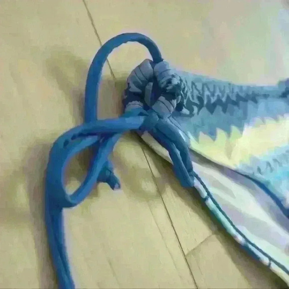 AMAZON | Women's Blue/White/Yellow Chevron Tie Up Bikini Bottoms - Picture 2 of 4